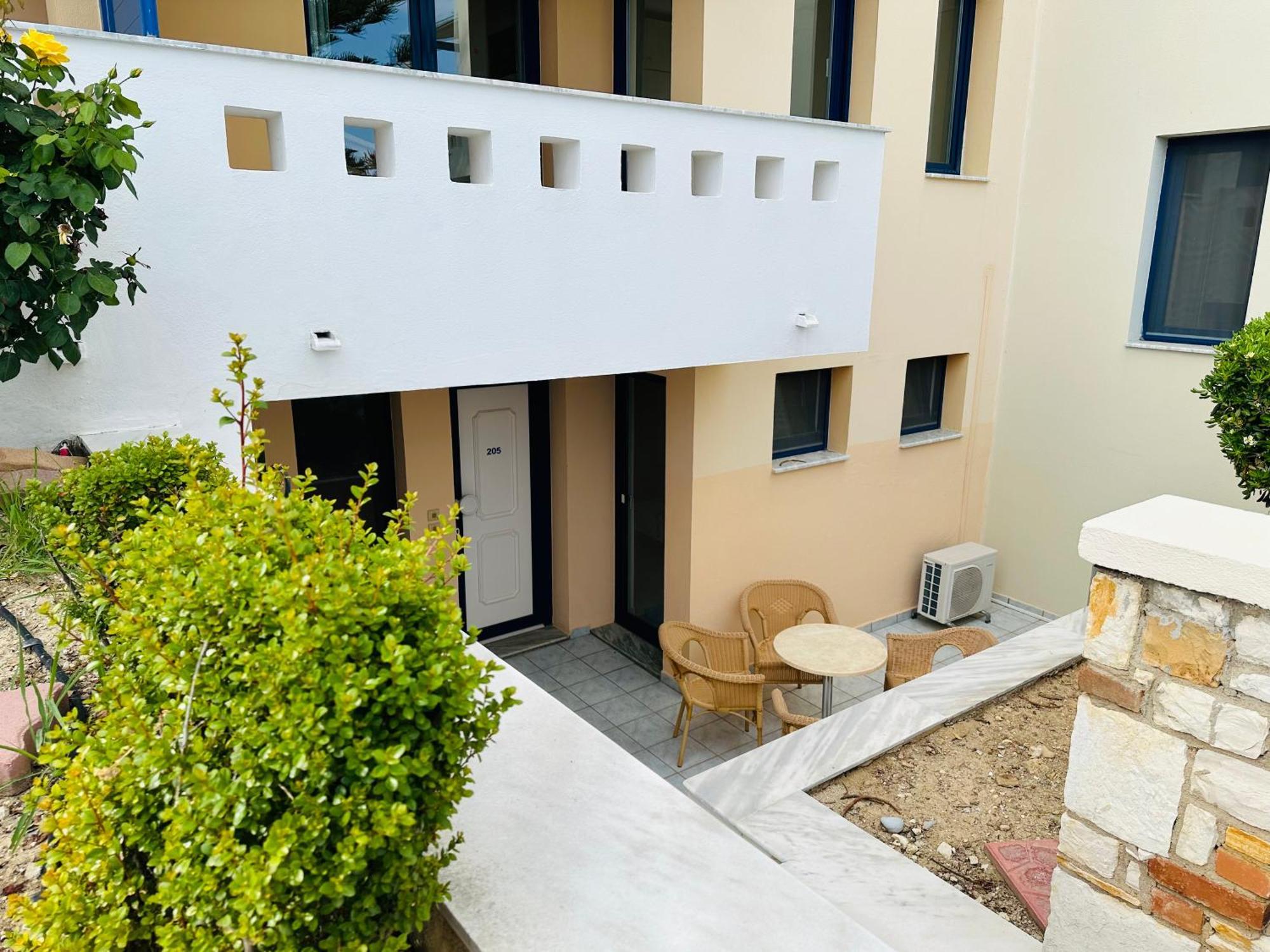 Sea Breeze Hotel Apartments&Residences Chios Monolia Exterior foto